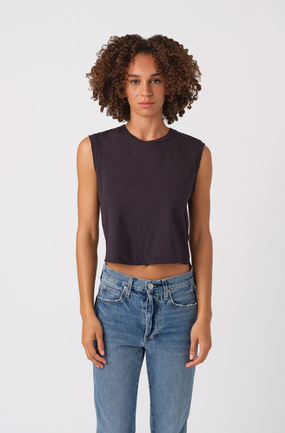 AMO SLEEVELESS BABE TEE