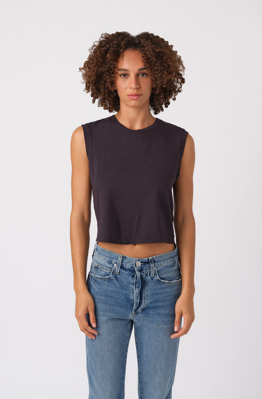 AMO SLEEVELESS BABE TEE