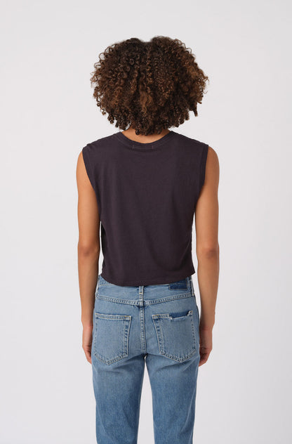 AMO SLEEVELESS BABE TEE