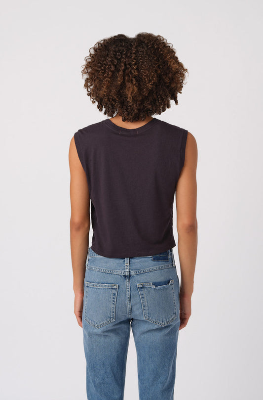 AMO SLEEVELESS BABE TEE