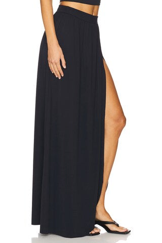 Classic Maxi Skirt in Black